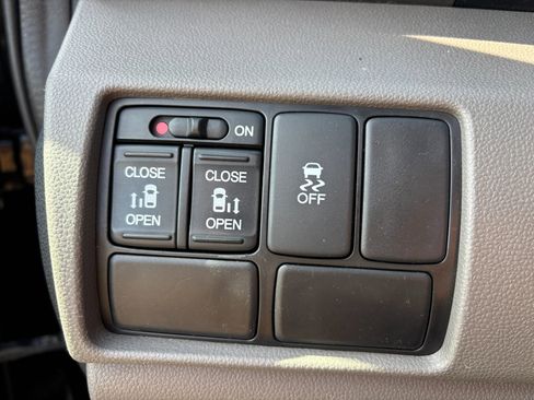 Used 2016 Honda Odyssey SE image 33