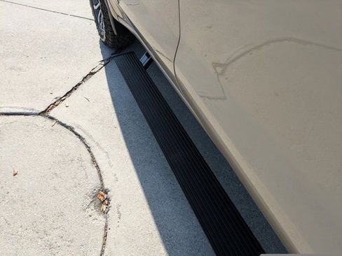 Used 2022 GMC Sierra 1500 AT4 w/ AT4 Premium Package image 14