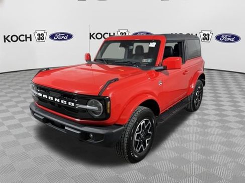 Used 2023 Ford Bronco Outer Banks image 3