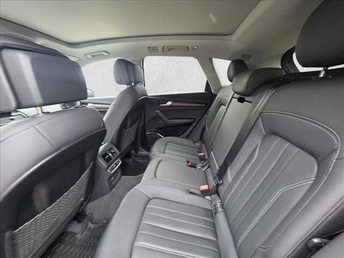Certified 2023 Audi Q5 2.0T Premium w/ Convenience Package image 17