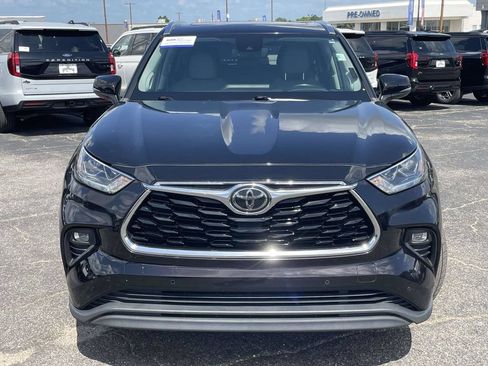 Used 2021 Toyota Highlander Limited FWD image 8