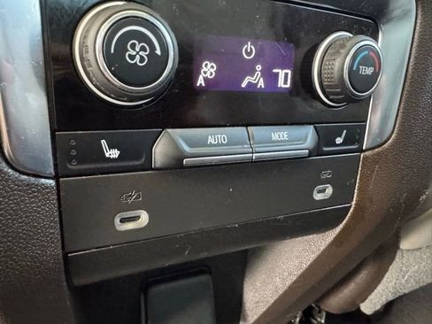 Used 2021 Chevrolet Tahoe Z71 w/ Z71 Signature Package image 25