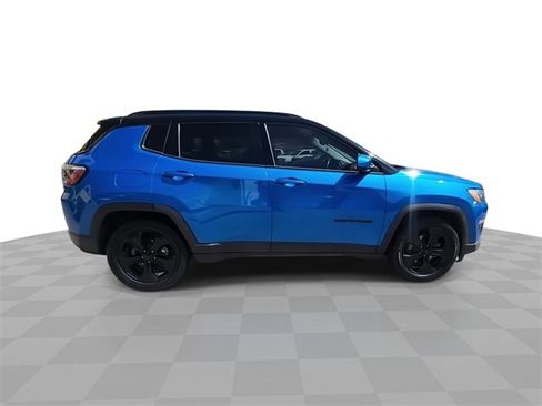 Used 2021 Jeep Compass Latitude image 9