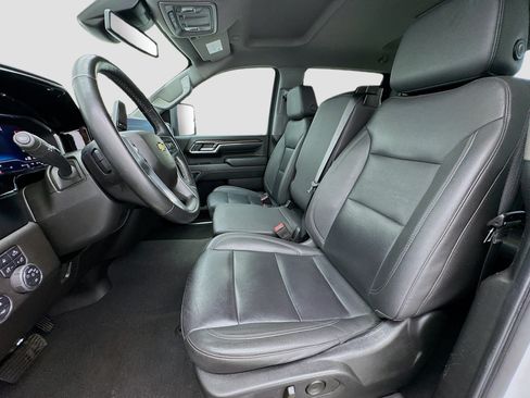 Used 2024 Chevrolet Silverado 2500 LTZ AWD/4WD image 13