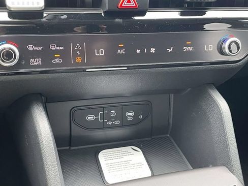 Certified 2026 Kia Sportage EX FWD image 35