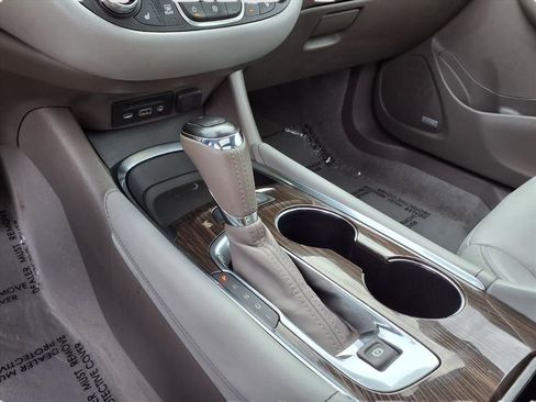 Used 2019 Chevrolet Malibu Premier w/ Sun and Wheel Package image 21