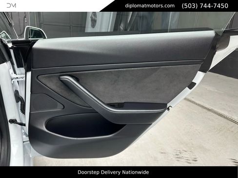 Used 2018 Tesla Model 3 Long Range image 25