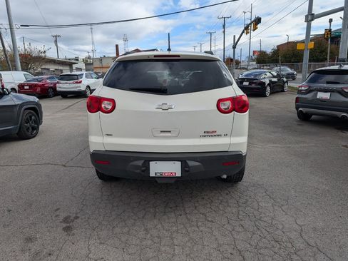 Used 2011 Chevrolet Traverse LT image 7