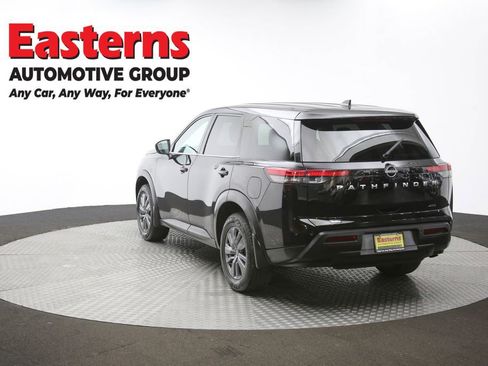 Used 2024 Nissan Pathfinder S image 65