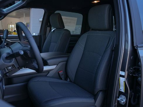 New 2026 RAM 2500 Big Horn AWD/4WD image 15