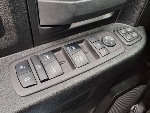 Used 2024 RAM 2500 Tradesman w/ Chrome Appearance Group AWD/4WD image 21