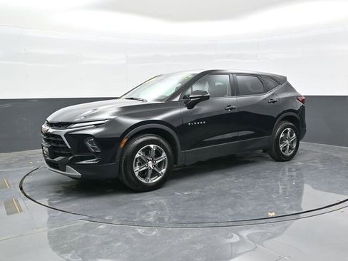 Used 2025 Chevrolet Blazer LT AWD/4WD image 3