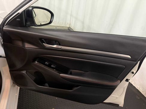 Used 2024 Nissan Altima 2.5 SR image 28