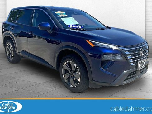 Used 2025 Nissan Rogue SV AWD/4WD image 1