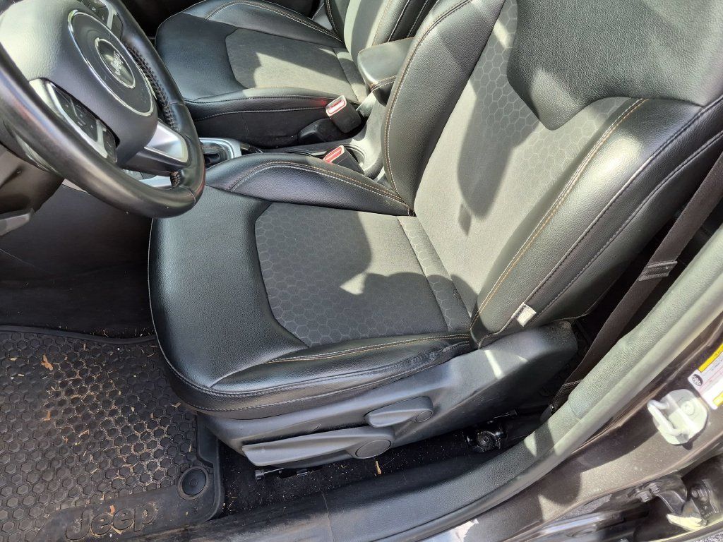 Used 2019 Jeep Compass Latitude w/ Cold Weather Group AWD/4WD image 18