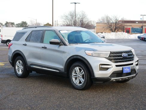 Certified 2020 Ford Explorer XLT w/ Equipment Group 202A image 7