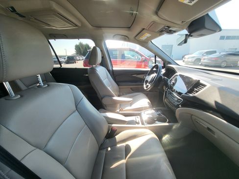 Used 2022 Honda Pilot Touring image 8