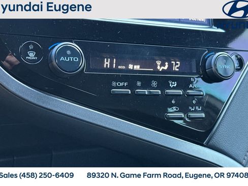 Used 2019 Toyota Camry LE image 23