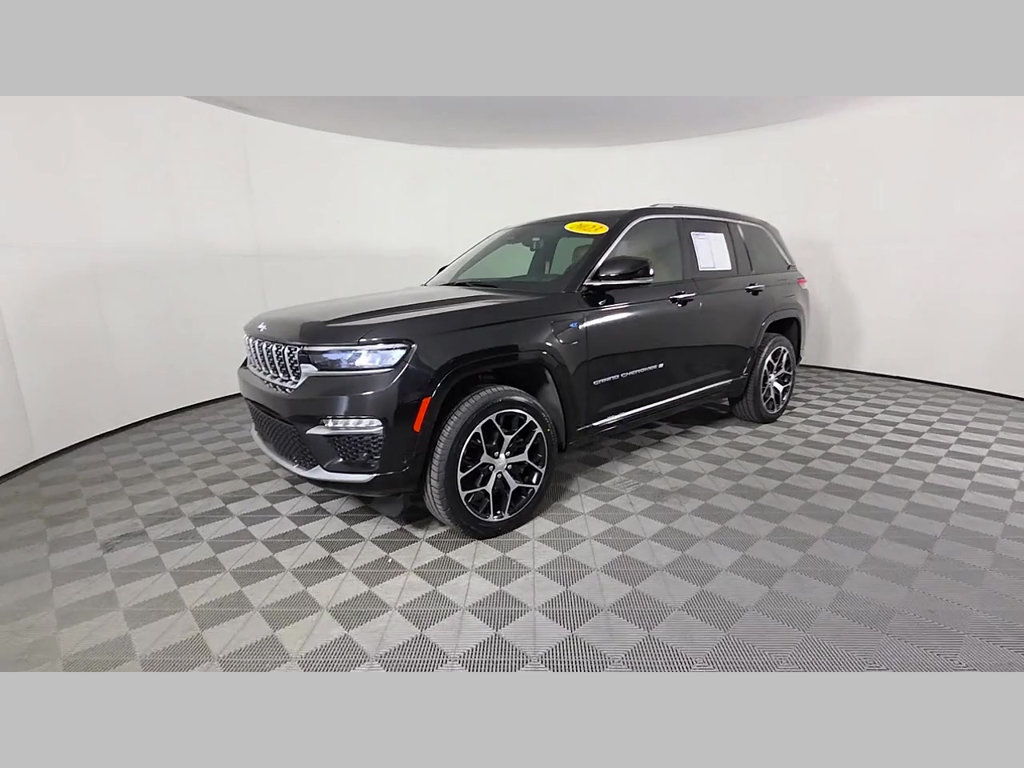 Used 2023 Jeep Grand Cherokee Summit AWD/4WD image 46