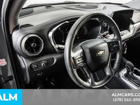 Used 2025 Chevrolet Blazer LT FWD image 28