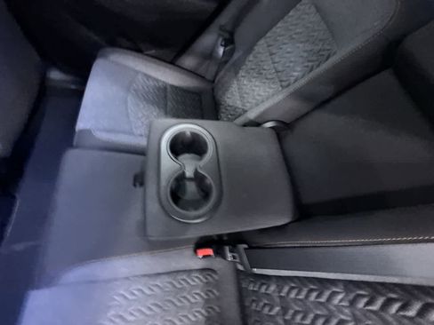 Used 2023 Chevrolet Equinox LT image 38