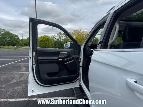 Used 2025 Ford Expedition Max Platinum AWD/4WD image 15