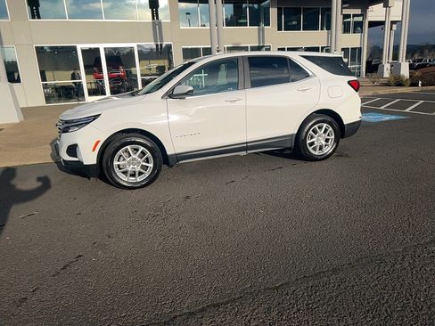 Used 2022 Chevrolet Equinox LT image 12