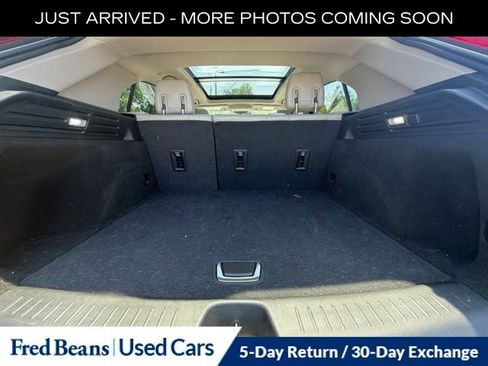 Used 2023 Cadillac XT4 Luxury w/ Cold Weather Package AWD/4WD image 14