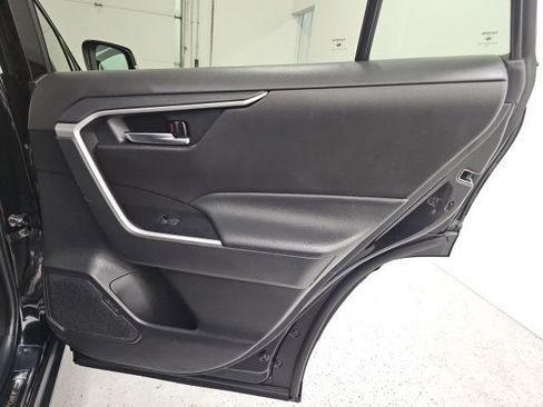 Used 2024 Toyota RAV4 SE image 34