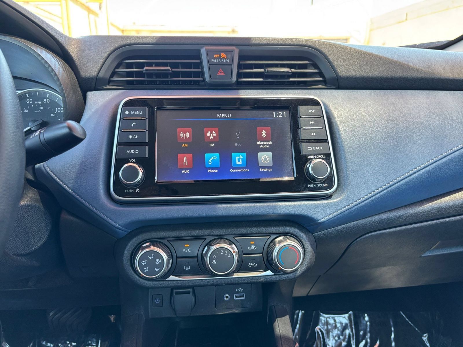 Used 2025 Nissan Versa SV FWD image 16