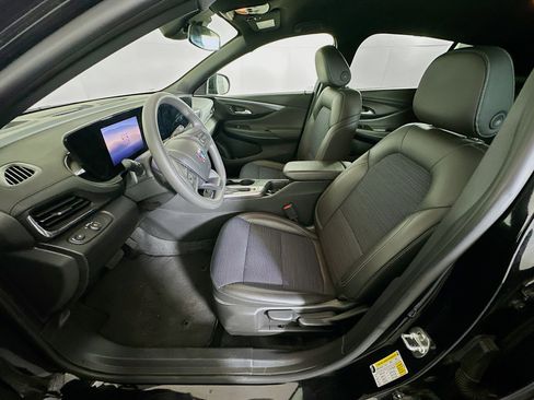 Used 2025 Buick Envista Preferred image 13