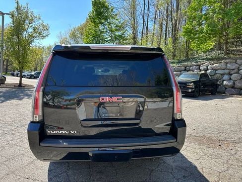 Used 2015 GMC Yukon XL SLT w/ Open Road Package AWD/4WD image 4