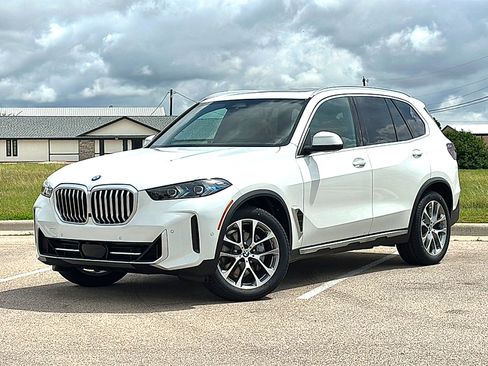 New 2026 BMW X5 sDrive40i w/ Premium Package RWD image 2