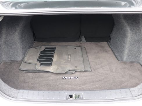 Used 2024 Nissan Versa SR image 45