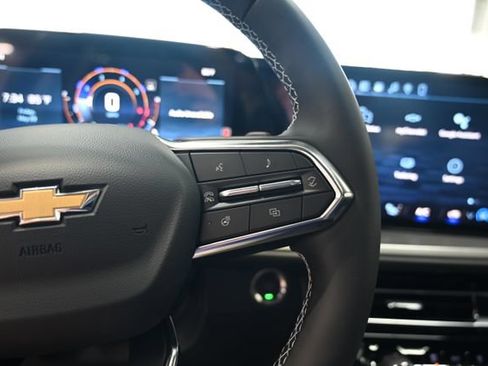 New 2026 Chevrolet Traverse LT w/ Sun and Wheel Package FWD image 24