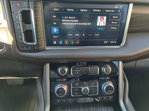 Used 2021 GMC Yukon Denali w/ Denali Premium Package image 12