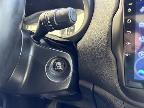 Used 2017 Jeep Renegade Altitude image 24