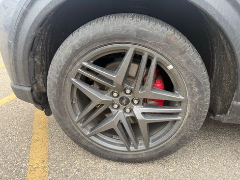 Used 2025 Ford Explorer ST-Line w/ ST-Line Street Pack image 10