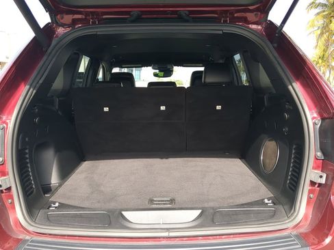 Used 2022 Jeep Grand Cherokee Laredo X image 13