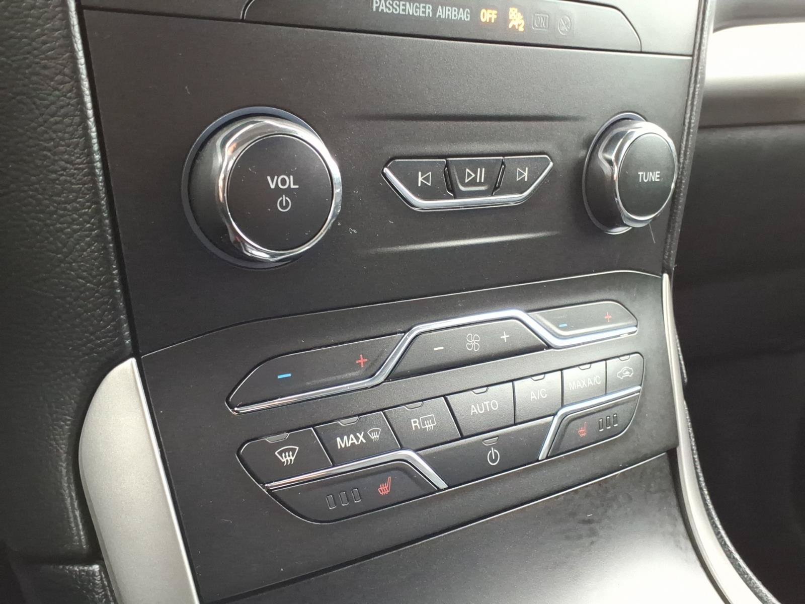 Used 2019 Ford Edge SEL w/ Equipment Group 201A FWD image 25