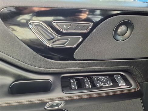 Certified 2023 Lincoln Aviator Reserve w/ Equipment Group 201A image 8