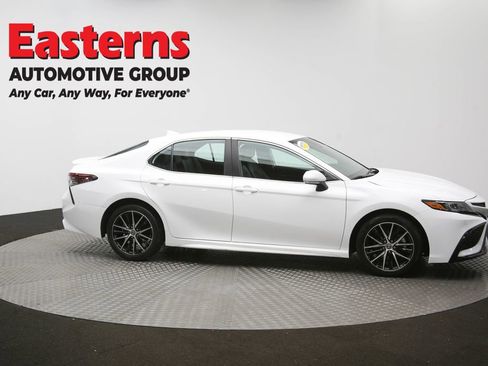 Used 2024 Toyota Camry SE image 69