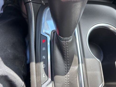 Used 2018 Chevrolet Equinox LT w/ Sun & Infotainment Package image 36