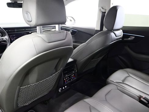 Used 2019 Audi Q8 Premium Plus w/ Premium Plus image 12