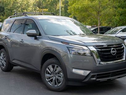 New 2025 Nissan Pathfinder SV
