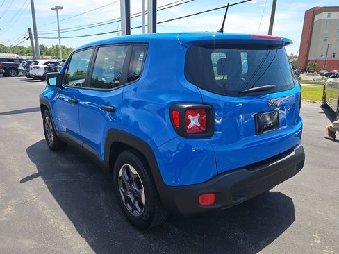 Used 2015 Jeep Renegade Sport w/ Power & Air Group FWD image 4