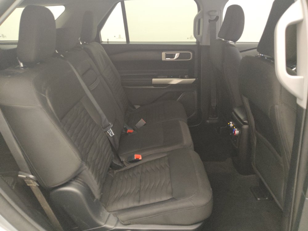 Used 2021 Ford Explorer XLT AWD/4WD image 19