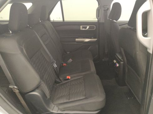Used 2021 Ford Explorer XLT AWD/4WD image 19