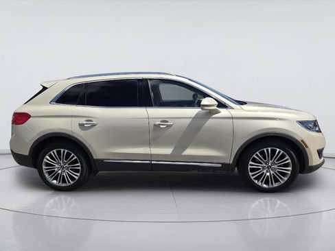 Used 2016 Lincoln MKX Reserve w/ Climate Package AWD/4WD image 4