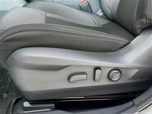 Used 2025 Subaru Outback Premium w/ Popular Package #1 image 9